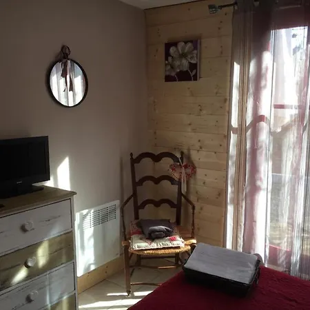 Holiday home Le Cabanon De Sandrine